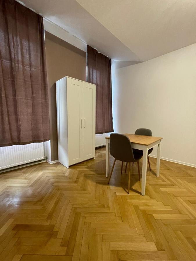 Schei Central Studios In The Heart Of براشوف المظهر الخارجي الصورة